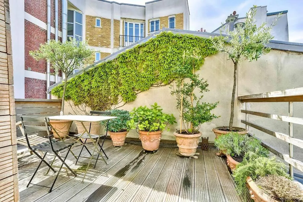 Montmartre, Patio! Sacre-coeur! Stylish Duplex! Apartment
