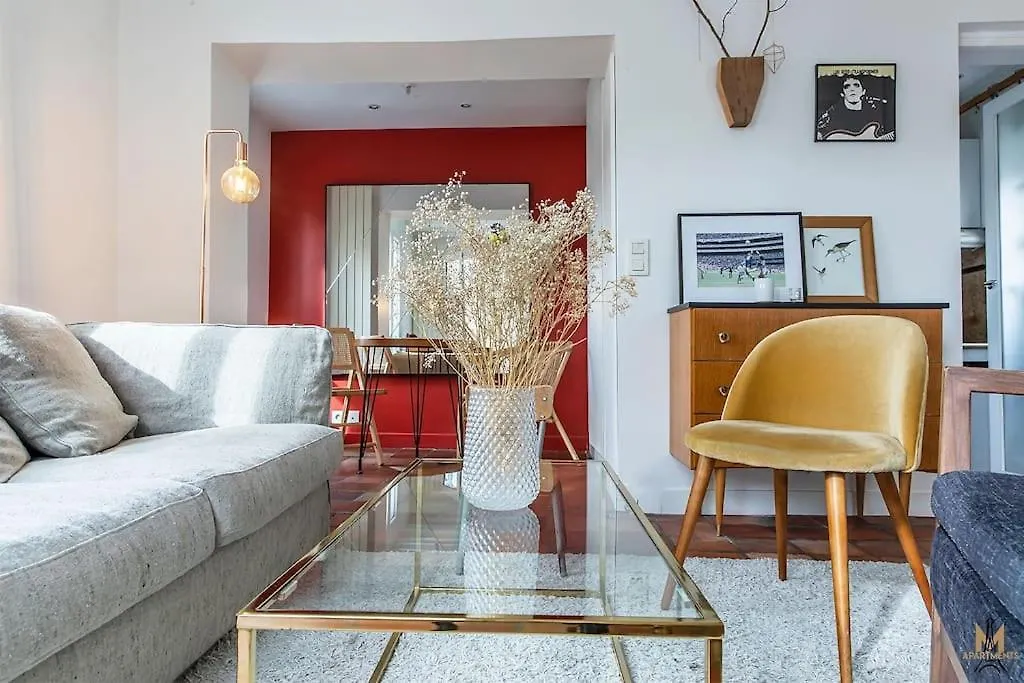 Apartment Montmartre, Patio! Sacre-coeur! Stylish Duplex! Paris