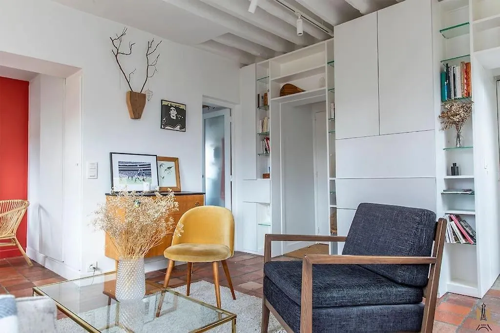 Montmartre, Patio! Sacre-coeur! Stylish Duplex! Apartment *