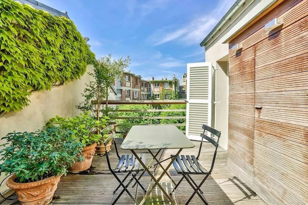 Montmartre, Patio! Sacre-coeur! Stylish Duplex! Appartamento *